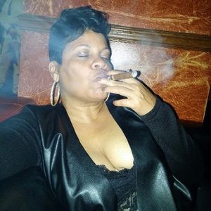 Meet your Posher, Karlita